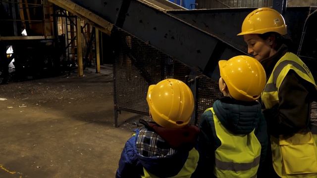 How are Recycled Materials Sorted? Recycling Facts for Kids | How are Materials Recycled? |Recyclin смотреть онлайн