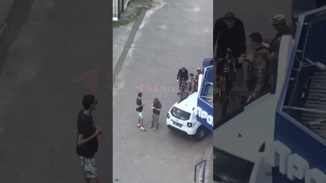 Очередная раздача повесток в Харькове прямо на улице. Мобилизация осуществляет где угодно?? смотреть онлайн