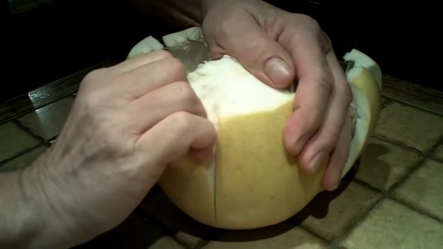 Eplucher un Pomelo de Chine смотреть онлайн