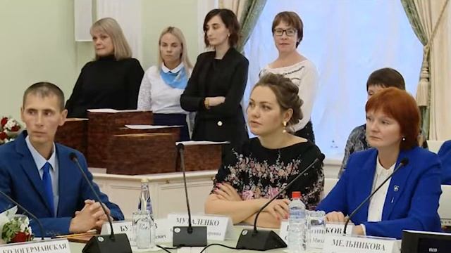03 10 2019 Глава Удмуртии провёл торжественный приём ко Дню учителя смотреть онлайн