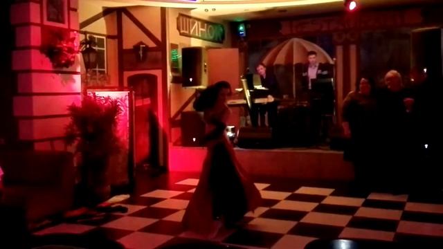 Samira Танец-шоу с веер-вейлами dubstep + табла. Dance show with fan veils dubstep смотреть онлайн