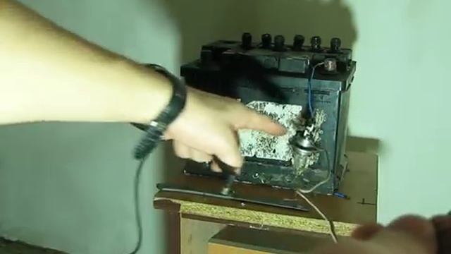 Зарядка аккумулятора автомобиля без зарядного устройства смотреть онлайн