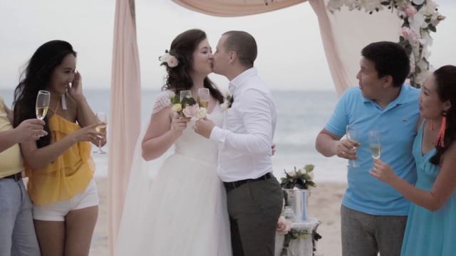 лучшие свадьбы в Нячанге на пляже Байдай во Вьетнаме для Томы и Сергея смотреть онлайн