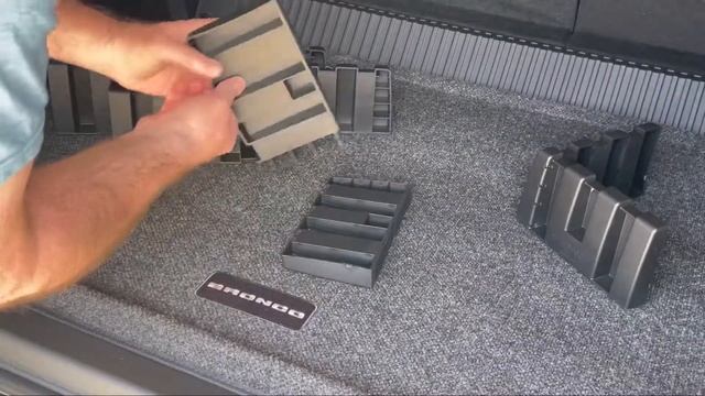 How to Install the Ford Accessories Cargo Area Liner with Cargo Loks and Net - 2021+ Ford Bronco смотреть онлайн