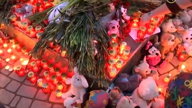 Минута молчания в память о погибших в пожаре в Кемерове смотреть онлайн