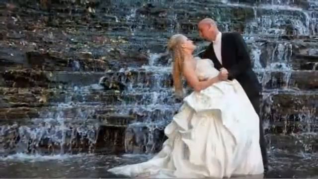 Trash the Dress: Julie Matthews + Rob Butler смотреть онлайн