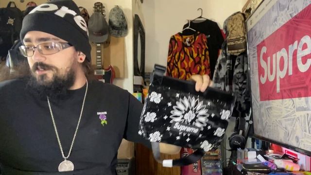 Supreme Bandana Tarp Side Bag смотреть онлайн