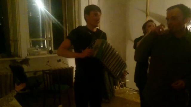 Ты теперь не солнце, а скорей луна - Милютинский сквот смотреть онлайн