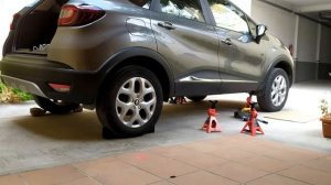 Рено Каптур, Дастер (Renault Kaptur, Duster) 2WD замена тормозных дисков и колодок  - часть 1 из 4