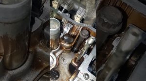 Как выкрутить болт ГБЦ если грани сорваны