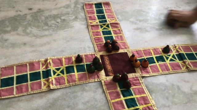 How to play Pachisi Game || Ancient board games for kids || Creative Cousinz || смотреть онлайн