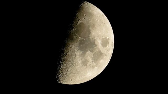 Zooming in on the First Quarter Moon 11/22/2020 | Nikon B500 Camera смотреть онлайн
