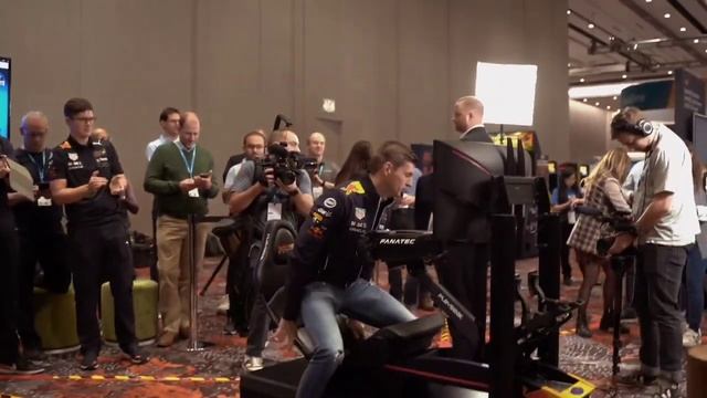 Oracle CloudWorld 2022 - Can you beat Max Verstappen? #beatmaxv смотреть онлайн
