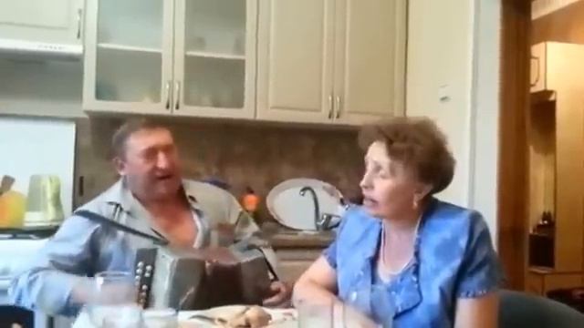 Я помню сад и ту аллею... (прекрасное исполнение) смотреть онлайн