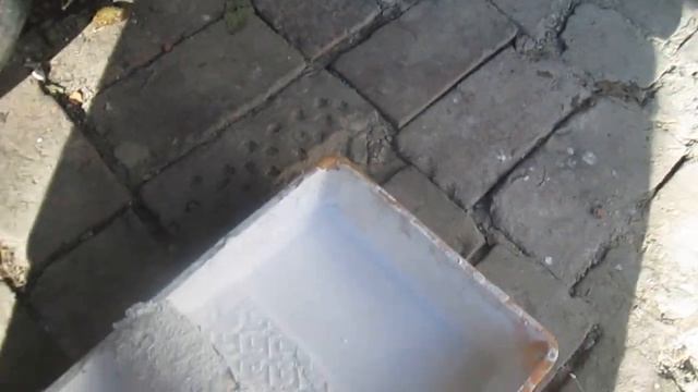 Как красить стену с помощью валика, если корыто не подходит по размеру.