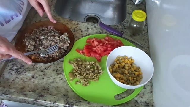 БРАЗИЛЬСКАЯ КУХНЯ: Пирог с сардинами смотреть онлайн