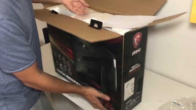 Unboxing Monitor gamer MSi Optik MAG241C 144hz 1ms смотреть онлайн