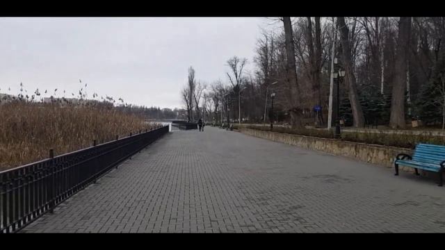 Комсомольское озеро в Кишиневе перед новым годом.