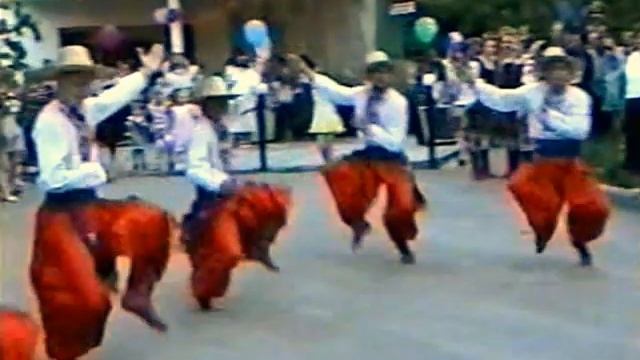 1997 - Народный ансамбль танца РАДОСТЬ на празднике Ивана Купала в парке Глобы смотреть онлайн