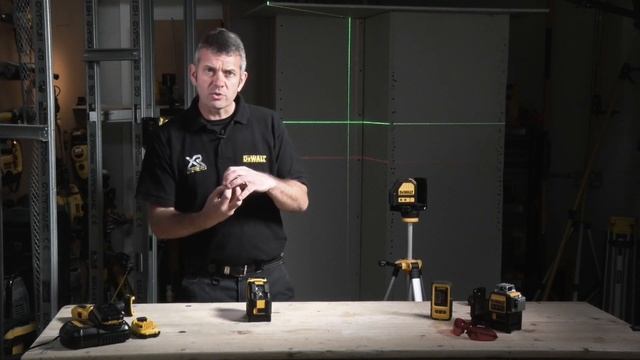 DEWALT® DCE088 10.8V Self Levelling Cross Line Laser смотреть онлайн