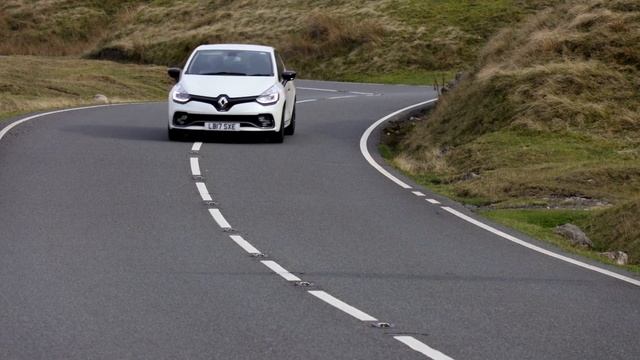 Clio RS Trophy Review | Renault Retail Group смотреть онлайн
