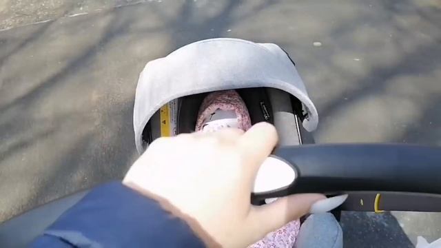 Прогулка с реборном в коляске-автокресло ? Холодный май смотреть онлайн