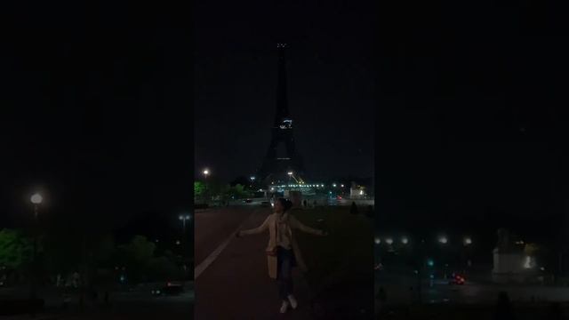 Night in Paris?? City of love #eiffeltower #eiffeltowerparis #city_of_love ##paris #parislove ❤️ смотреть онлайн