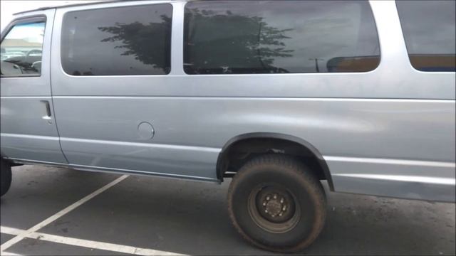 Lifted Chevrolet Express Vs Ford Econoline | 2wd van lift kit off-road | Both better then a Sprinte смотреть онлайн