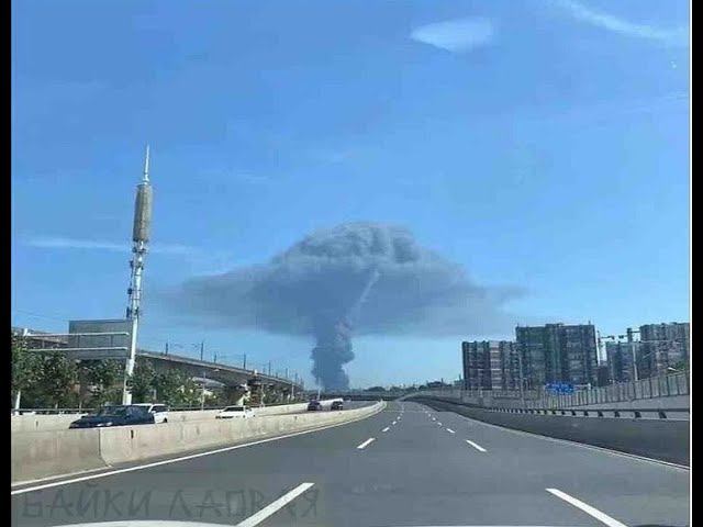 Взрыв в Чанше на логистическом складе 618, используемом Xiaomi/小米 и Gree/格力 / Explosion in Changsha