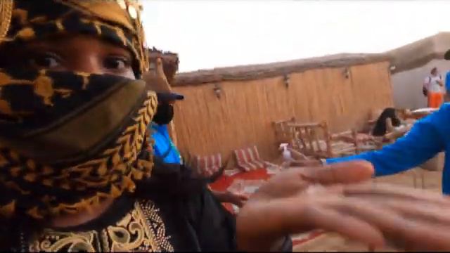 BEST DESERT SAFARI TOUR IN DUBAI: All you can eat food and drinks, sandboarding, dune bashing & mor смотреть онлайн