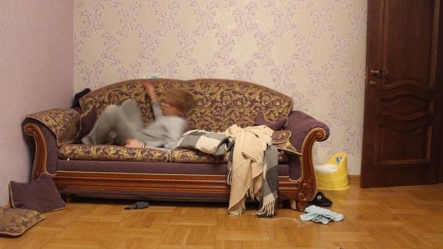 Прыжок с дивана