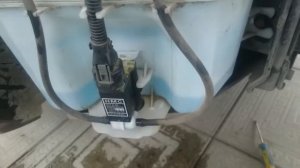 Замена насоса омывателя на Туссан
