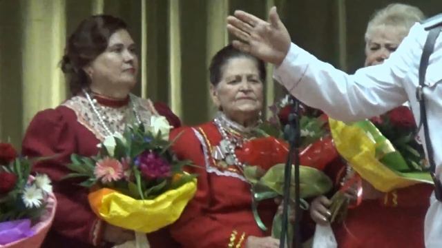 "Русь святая" поет ансамбль "Серебряный родник" смотреть онлайн