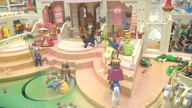 VLOG Поход в магазин за игрушкой. Сhildren's toy store shopping смотреть онлайн