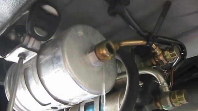 1994 Mercedes E320 Fuel Filter Replacement смотреть онлайн