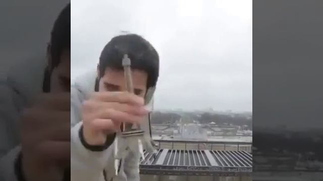 Unbelievable Eiffel tower displaced from its own position смотреть онлайн