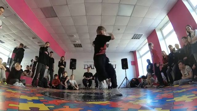 Flash Up vs Ефименко Ярослав (baby 1/4) смотреть онлайн