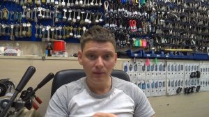 Как уберечь лобовое стекло автомобиля от камней?