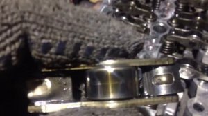 Снял крышку головки блока цилиндров Iveco F1A (УАЗ Патриот). Проверка рокеров и гидрокомпенсаторов.