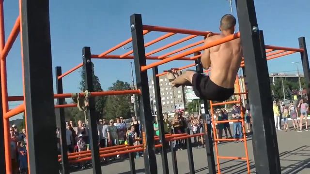 STREET WORKOUT Алчевск на фестивале ЗОЖигай! Середина Лета смотреть онлайн