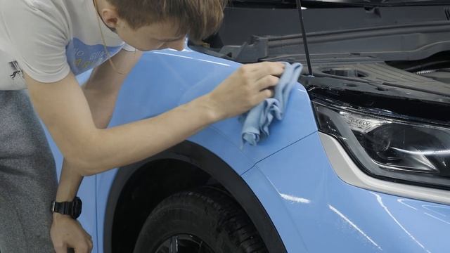 Как наклеить полиуретановую пленку Brontero на крылья Geely Coolray смотреть онлайн