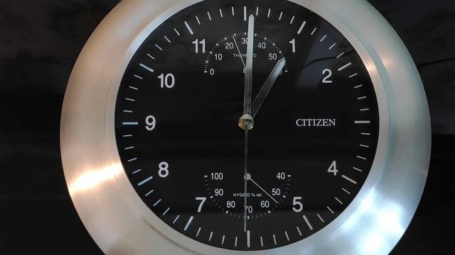 One minute - CITIZEN X1388B wall clock with thermometer & hygrometer - aluminum body. смотреть онлайн