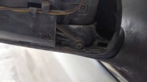 Как снять крышку зеркала Тойота avensis (Тойота Авенсис)