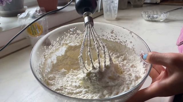 Рецепт трубочек с творожным кремом ?? нежные и не жирные. Можно готовить из слоеного теста. смотреть онлайн