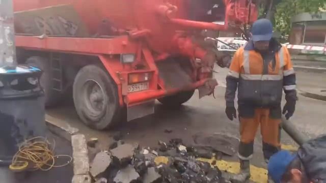 ООО "КРОТ". Разработка грунта вакуумным способом. Установка ливнеприемника. смотреть онлайн