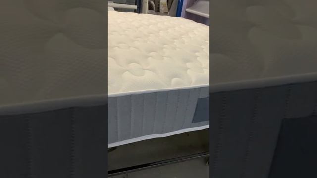 Белый вафельный трикотажный чехол на матрас MaterLux + бок из серого жаккарда смотреть онлайн