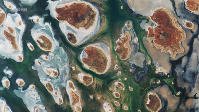 Earth from Space: Lake MacKay смотреть онлайн