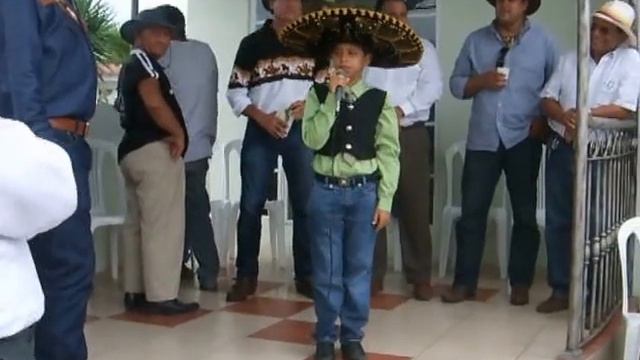 La Mugrosita de Pedrito Fernandez - Huguito Intriago смотреть онлайн
