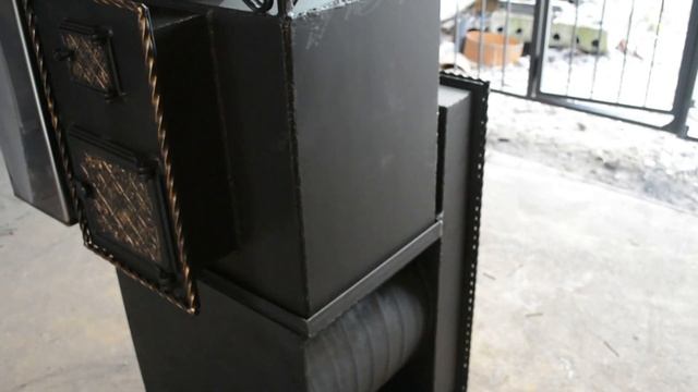 вариант банной печи ДОБРЫНЯ с НАВЕСНЫМ БАКОМ. ЗАКРЫТАЯ КАМЕНКА + КАМИН КОНВЕКТОР + БАК для воды. смотреть онлайн