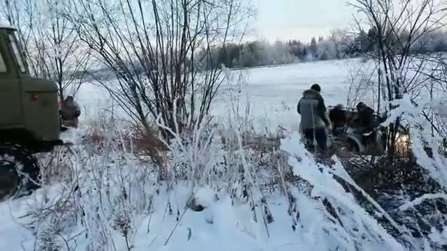 Лес, река и прадик в ней) смотреть онлайн
